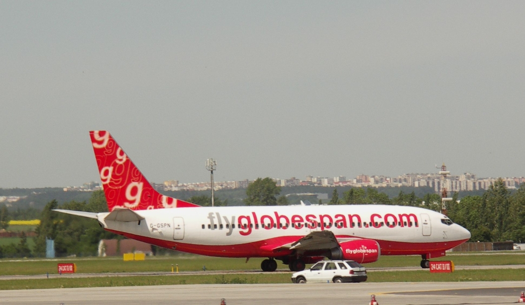 Flyglobespan - Boeing 737-31S.jpg