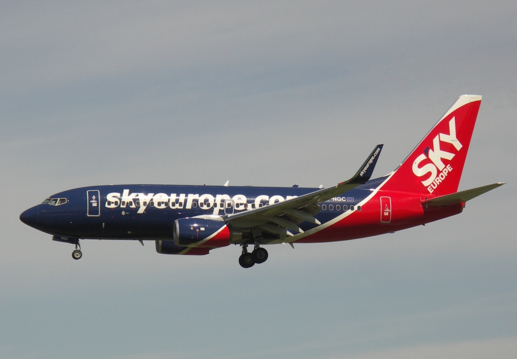 Skyeurope -Boeing 737-700.jpg